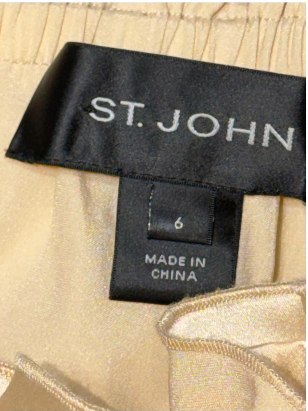 St. John Liquid Silk Asymmetric Top One Shoulder
Blouse Champagne Gold Sz 6 - Picture 9 of 15